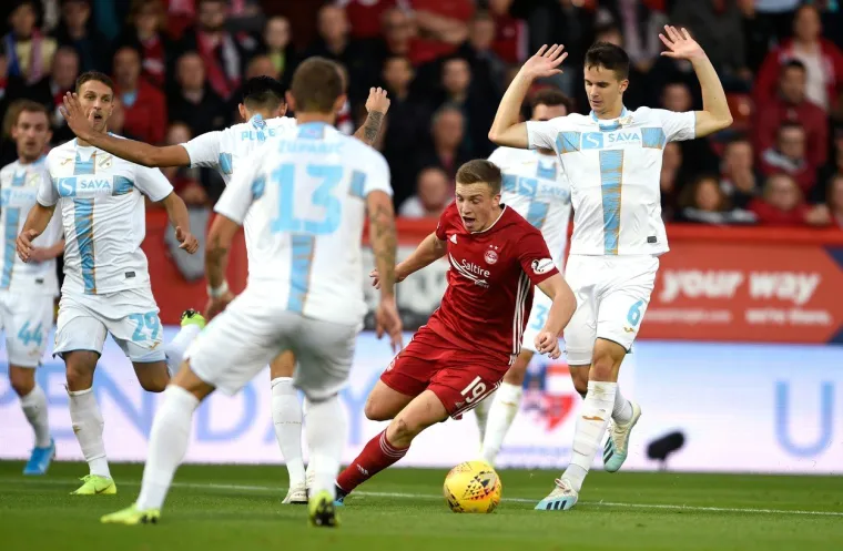 TA DIVNA ŠKOTSKA NOĆ: Riječani su pomeli Škote na terenu, ali i na tribinama