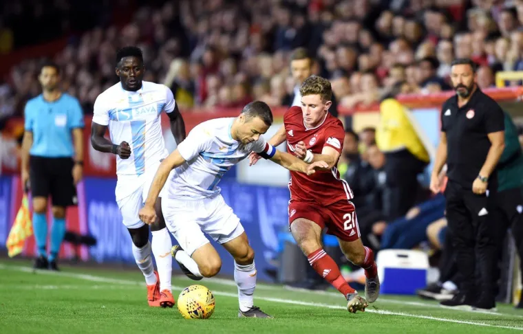 TA DIVNA ŠKOTSKA NOĆ: Riječani su pomeli Škote na terenu, ali i na tribinama