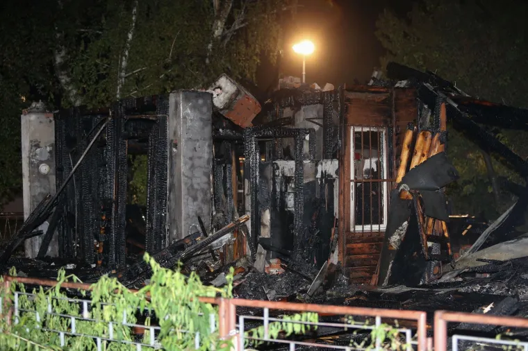 POŽAR U ZAGREBU: Planula zapu&scaron;tena drvena kuća