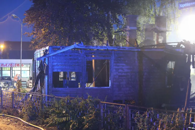 POŽAR U ZAGREBU: Planula zapu&scaron;tena drvena kuća