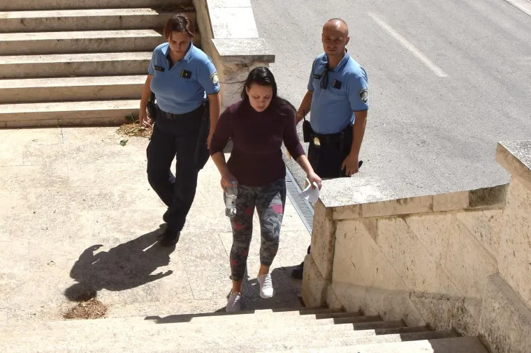 Privođenje vozačice koja je u srijedu navečer pijana izazvala prometnu nesreću u kojoj je poginuo mu&scaron;karac (39) na motociklu, a njegova kćer (17) zavr&scaron;ila u komi