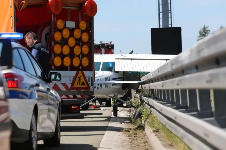 Drama kod Vrbovskog: Avion Cessna sletio na autocestu Zagreb-Rijeka! 'Bilo je ili livada ili cesta'