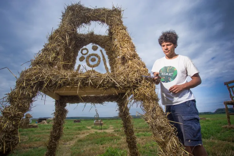 Slavonska žitna polja postala umjetnička galerija! Ovako ne&scaron;to ne viđa se često