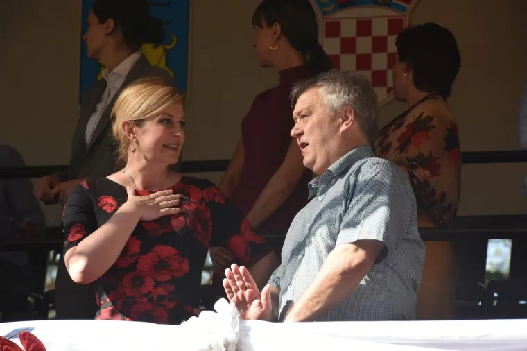 Premijer i predsjednica ni&scaron;ta nisu skrivali pred očima javnosti: Pogledajte prijateljske poljupce