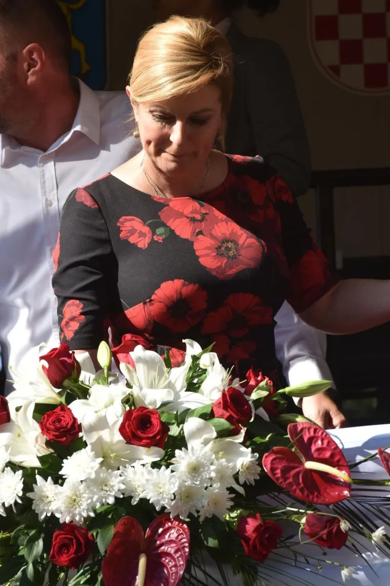 Premijer i predsjednica ni&scaron;ta nisu skrivali pred očima javnosti: Pogledajte prijateljske poljupce