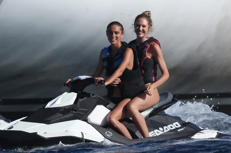 BIVŠA ANĐELICA UŽIVA U ŽIVOTU: Jahta, jet ski i bikini s leopardovim uzorkom su nekad sve što vam treba