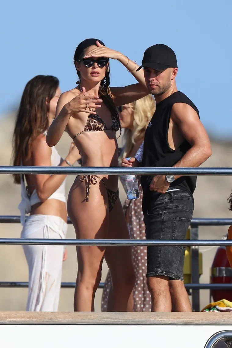 BIVŠA ANĐELICA UŽIVA U ŽIVOTU: Jahta, jet ski i bikini s leopardovim uzorkom su nekad sve što vam treba