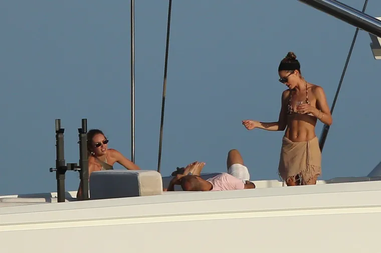 BIV&Scaron;A ANĐELICA UŽIVA U ŽIVOTU: Jahta, jet ski i bikini s leopardovim uzorkom su nekad sve &scaron;to vam treba