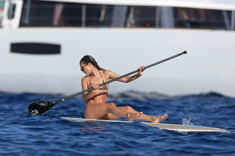 BIV&Scaron;A ANĐELICA UŽIVA U ŽIVOTU: Jahta, jet ski i bikini s leopardovim uzorkom su nekad sve &scaron;to vam treba