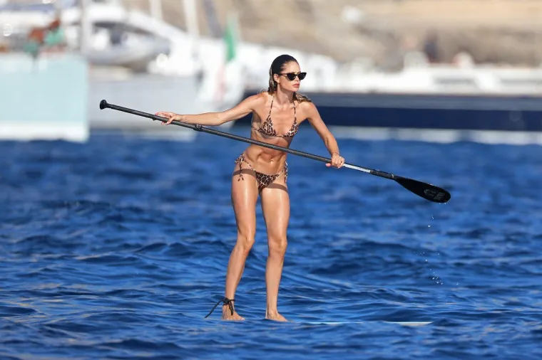 BIV&Scaron;A ANĐELICA UŽIVA U ŽIVOTU: Jahta, jet ski i bikini s leopardovim uzorkom su nekad sve &scaron;to vam treba