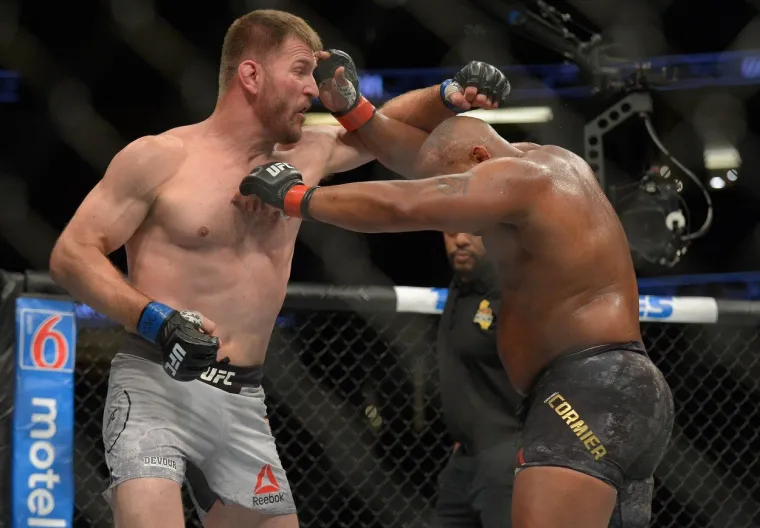 Miočić vs. Cormier
