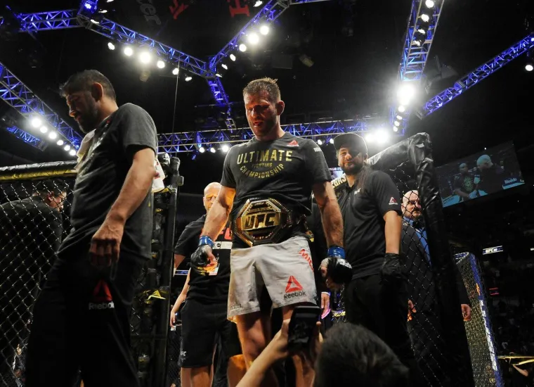 KRVAVI SPORT: Pogledajte kako je izgledala jedna od najbrutalnijih UFC borbi svih vremena