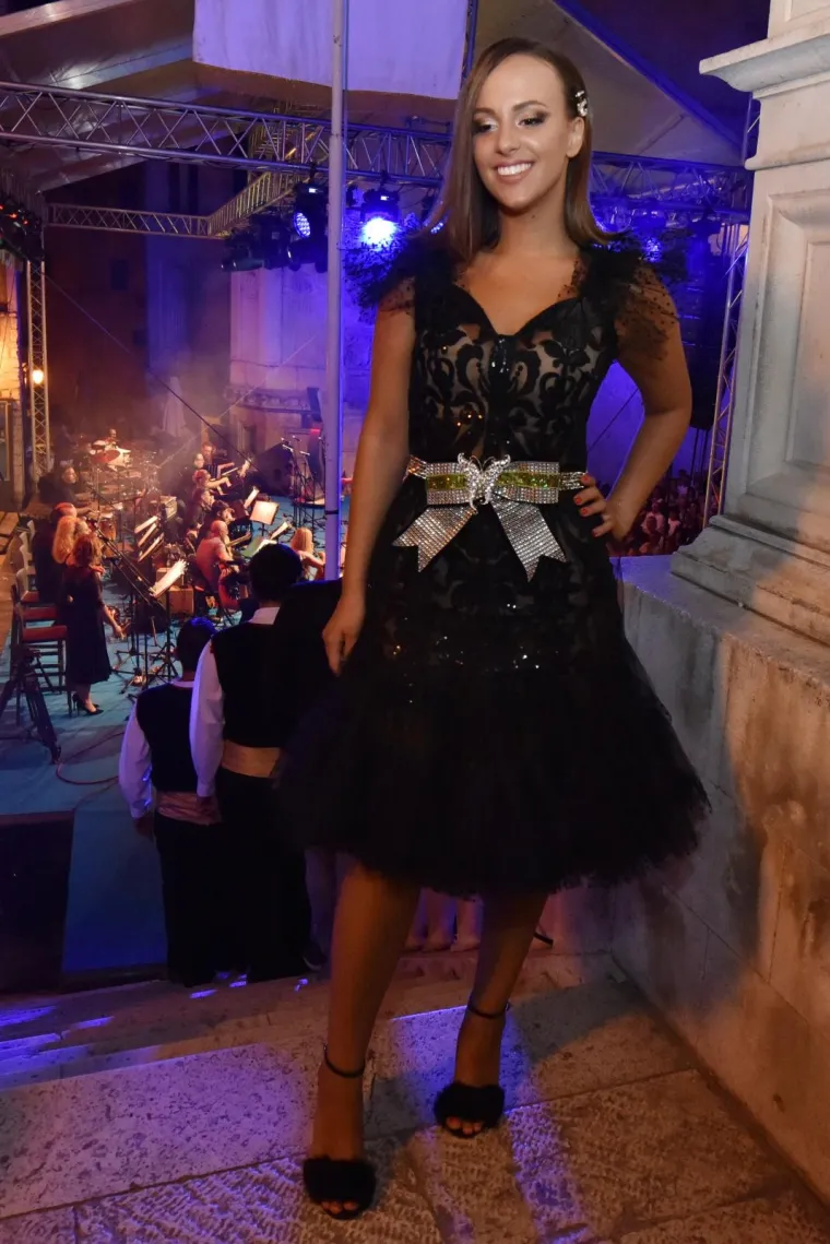 Na pozornicu su, osim Lidije, stupili i: Nina Kraljić, Elis Lovrić, Singrlice, Alya, Branko Medak, Aleksandra, Duje Stanišić, Klapa Contra, Božidarka Matija Čerina, Rockatansky i Kristina Boban, uz već renomirane izvođače Nenu Belana, Četiri tenora, Miju Negovetić te Grupu Forum