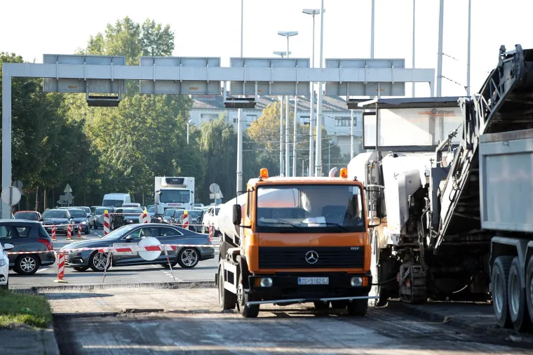 Ogromne gužve u Zagrebu: Počeli radovi na Držićevoj aveniji, vozači držite se!
