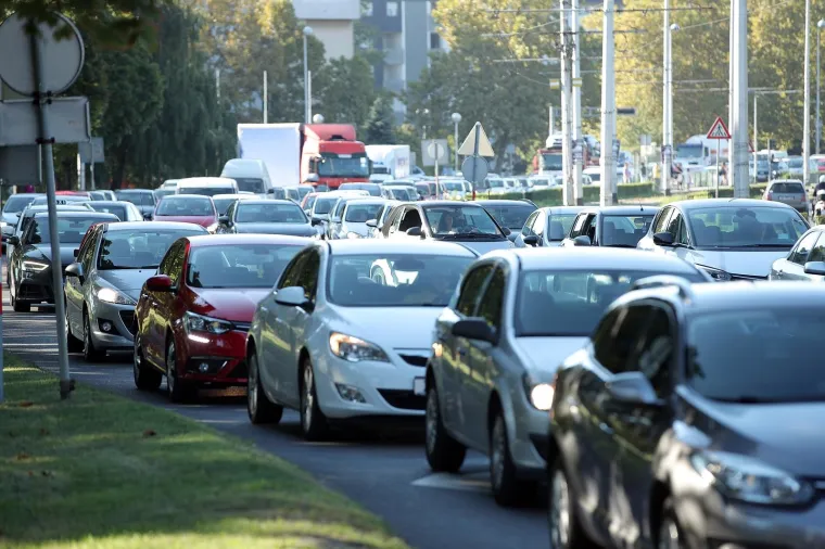 Ogromne gužve u Zagrebu: Počeli radovi na Držićevoj aveniji, vozači držite se!