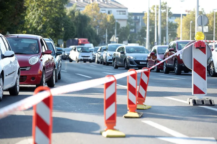 Ogromne gužve u Zagrebu: Počeli radovi na Držićevoj aveniji, vozači držite se!
