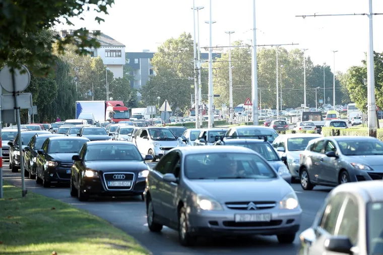 Ogromne gužve u Zagrebu: Počeli radovi na Držićevoj aveniji, vozači držite se!