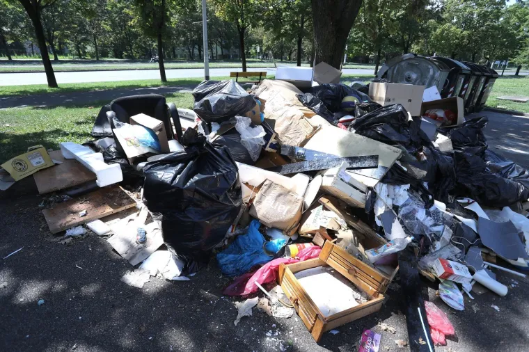 Prizori sramote u centru metropole! Stotinjak metara od buduće zgrade Predsjedni&scaron;tva Vijeća EU  prava eko katastrofa