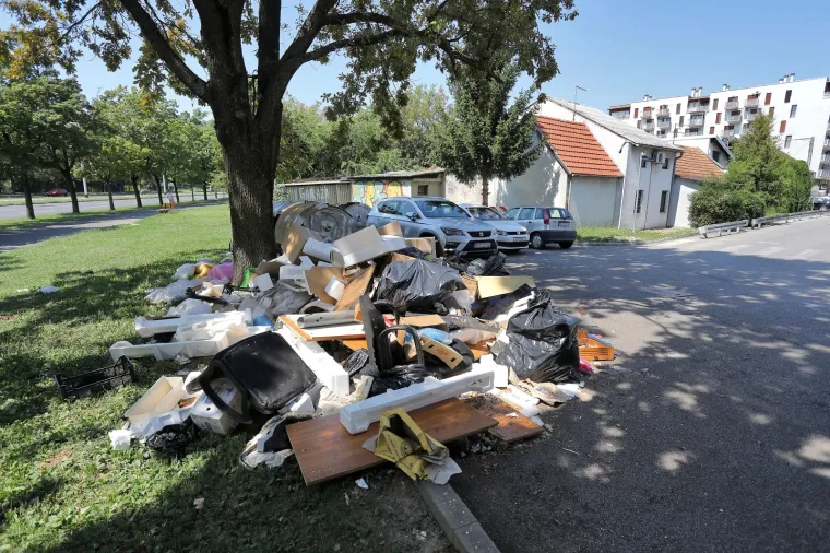 Prizori sramote u centru metropole! Stotinjak metara od buduće zgrade Predsjedni&scaron;tva Vijeća EU  prava eko katastrofa