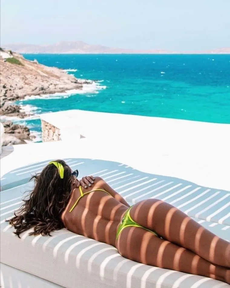 [FOTO] NAVIJAČI PSG-A ZBOG NJE ĆE ŽALITI ZA KEVINOM TRAPPOM: Djevojka poznatog vratara prava je seks-bomba u bikiniju