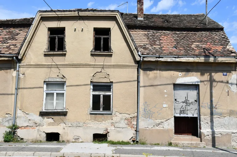 Sisak podsjeća na horor film! Sve je vi&scaron;e napu&scaron;tenih i oronulih zgrada