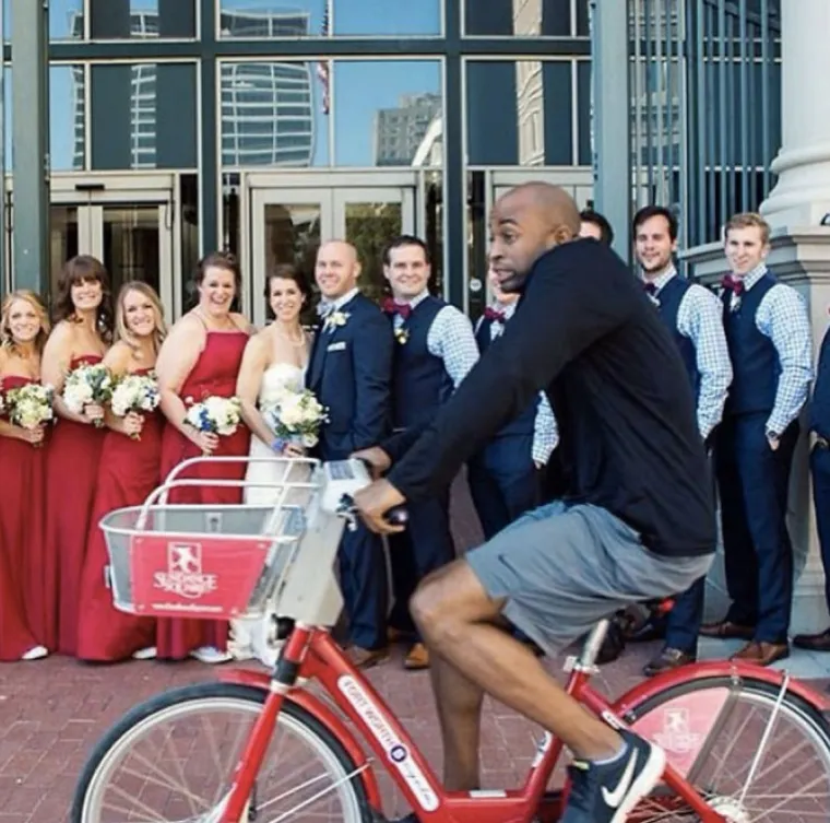 Photobomb = užas, photobomb na slici vjenčanja = kriminal: 25 ˝savr&scaron;enih˝ slika s vjenčanja