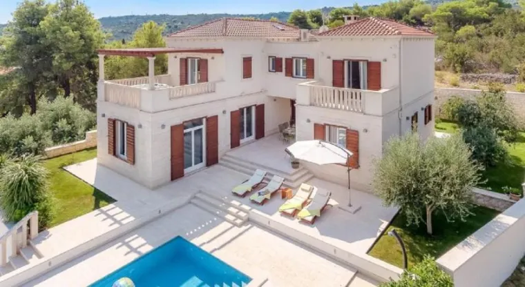 Fotografije lažnog luksuza: Ovako izgleda vila za koju su francuski turisti izdvojili 47.500 kuna!