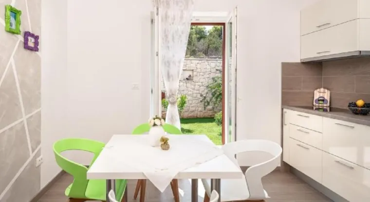 Fotografije lažnog luksuza: Ovako izgleda vila za koju su francuski turisti izdvojili 47.500 kuna!