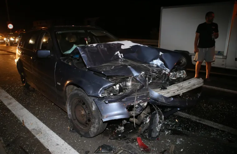 Četverostruki sudar kod Ka&scaron;tel Sućurca: Auti su potpuno smrskani, &scaron;teta je golema