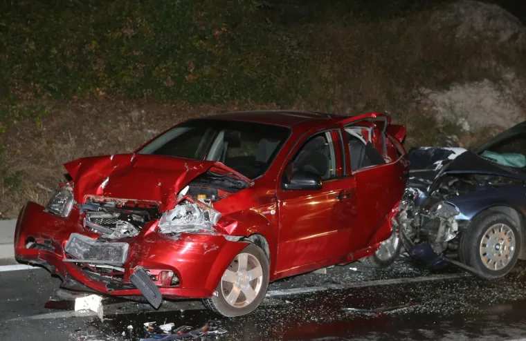 Četverostruki sudar kod Ka&scaron;tel Sućurca: Auti su potpuno smrskani, &scaron;teta je golema