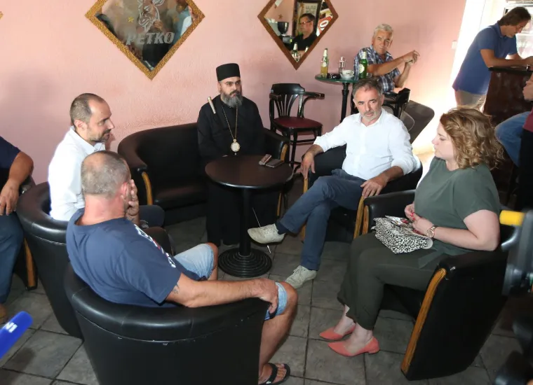 Pupovac stigao u Uzdolje gdje je u napadu ozlijeđeno petero ljudi: 'Ovo se nije događalo ni u poratnim vremenima'