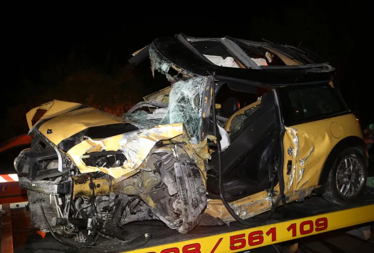 [FOTO] MLADIĆ OVU NESREĆU NIJE MOGAO PREŽIVJETI: Sletio s ceste u Splitu, automobil smrskan do neprepoznatljivosti