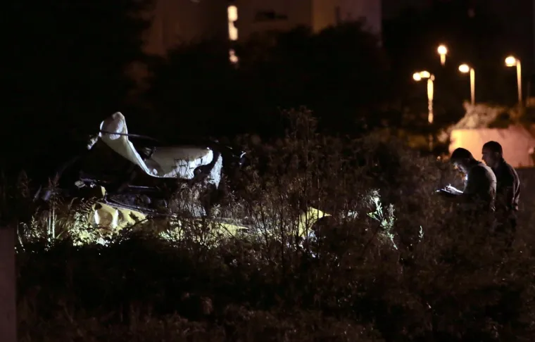 [FOTO] MLADIĆ OVU NESREĆU NIJE MOGAO PREŽIVJETI: Sletio s ceste u Splitu, automobil smrskan do neprepoznatljivosti