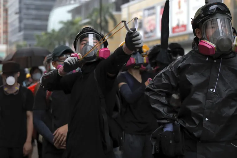 Nemile scene borbi prosvjednika i policije obilaze svijet: U Hong Kongu uhićeno 29 osoba