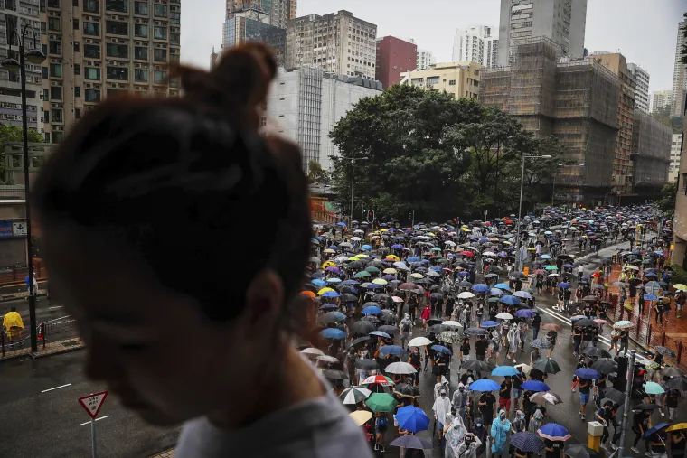 Nemile scene borbi prosvjednika i policije obilaze svijet: U Hong Kongu uhićeno 29 osoba