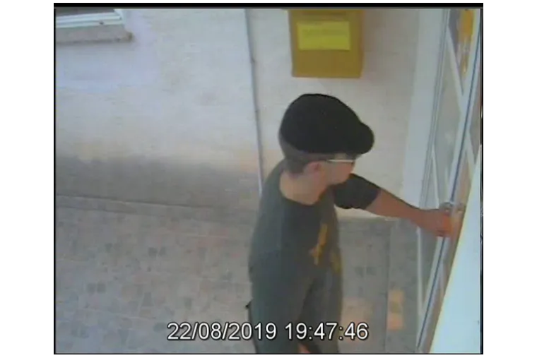 Poznajete li muškarca s fotografija? Uz prijetnju oružjem prije nekoliko dana opljačkao poštu