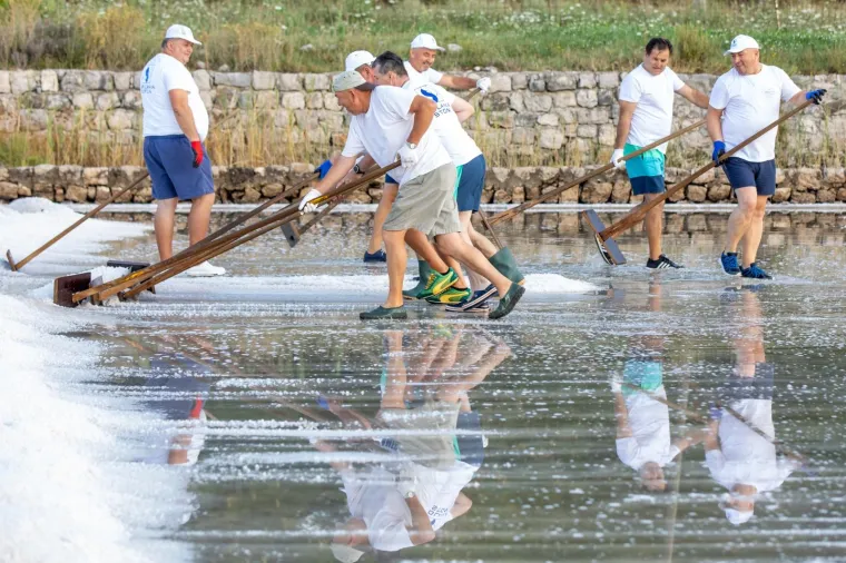 Tradicija stara 4000 godina: Počela berba soli u najstarijoj hrvatskoj, ali i europskoj solani