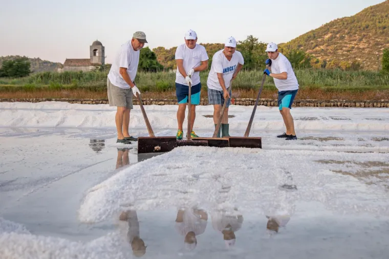 Tradicija stara 4000 godina: Počela berba soli u najstarijoj hrvatskoj, ali i europskoj solani