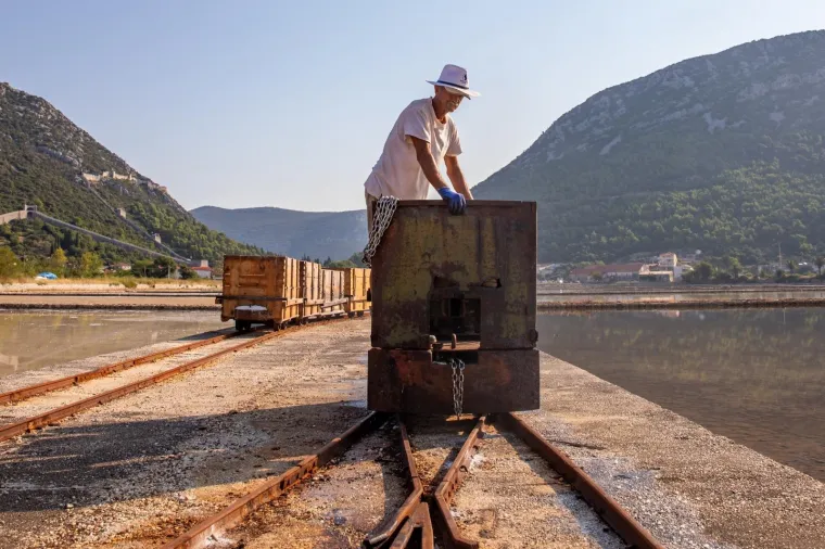 Tradicija stara 4000 godina: Počela berba soli u najstarijoj hrvatskoj, ali i europskoj solani