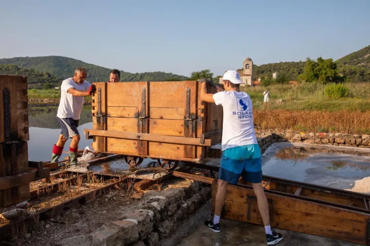 Tradicija stara 4000 godina: Počela berba soli u najstarijoj hrvatskoj, ali i europskoj solani