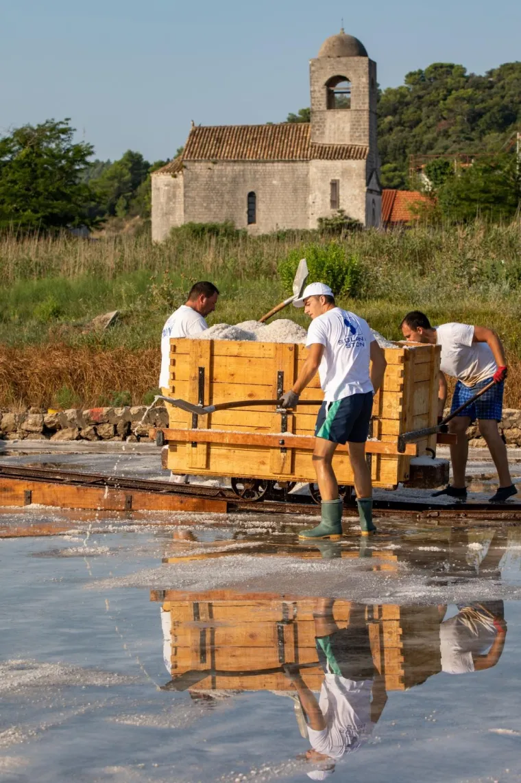 Tradicija stara 4000 godina: Počela berba soli u najstarijoj hrvatskoj, ali i europskoj solani