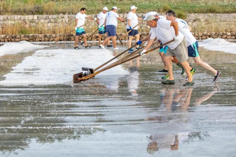 Tradicija stara 4000 godina: Počela berba soli u najstarijoj hrvatskoj, ali i europskoj solani