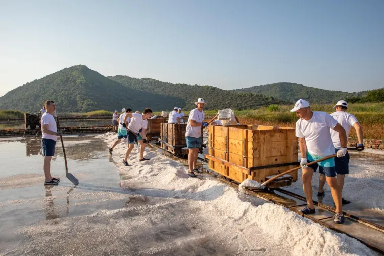 Tradicija stara 4000 godina: Počela berba soli u najstarijoj hrvatskoj, ali i europskoj solani