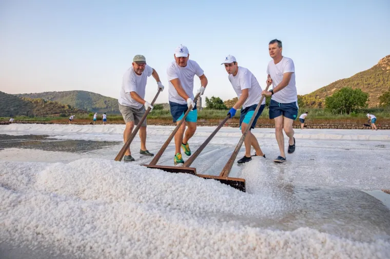 Tradicija stara 4000 godina: Počela berba soli u najstarijoj hrvatskoj, ali i europskoj solani