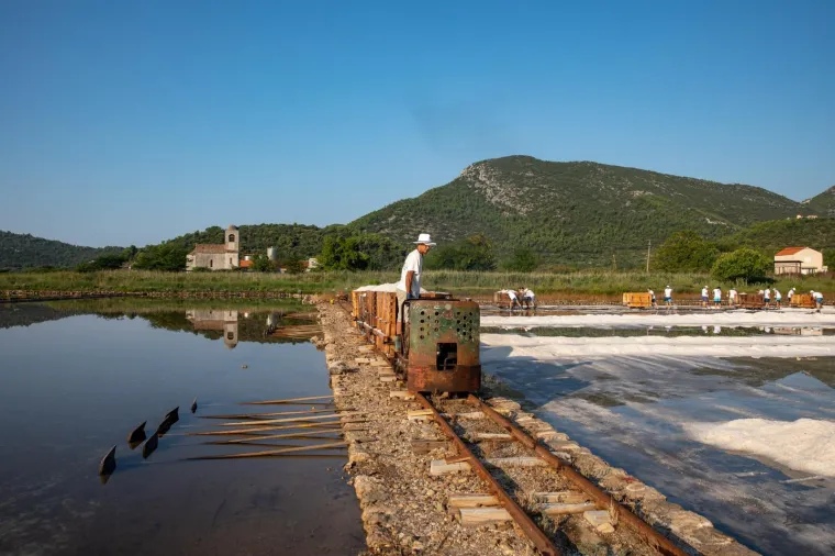 Tradicija stara 4000 godina: Počela berba soli u najstarijoj hrvatskoj, ali i europskoj solani