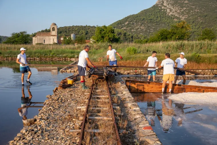 Tradicija stara 4000 godina: Počela berba soli u najstarijoj hrvatskoj, ali i europskoj solani