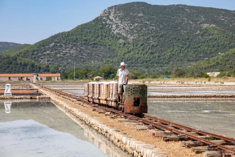 Tradicija stara 4000 godina: Počela berba soli u najstarijoj hrvatskoj, ali i europskoj solani