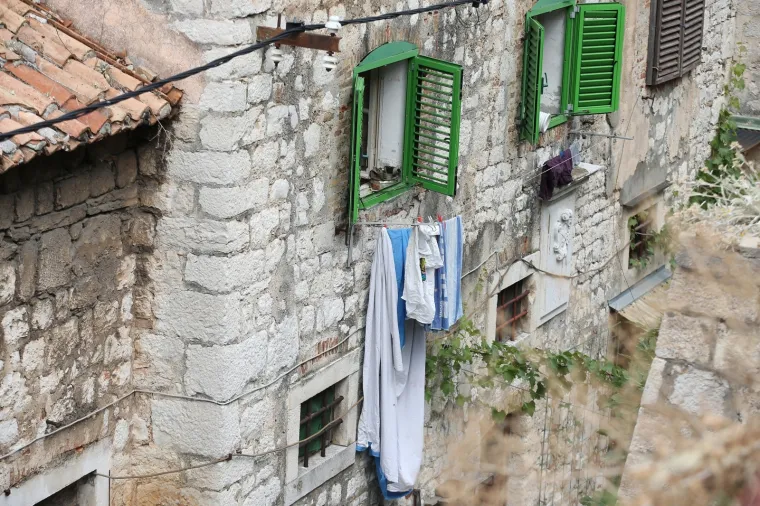 Šibenčani ne žele zabranu sušenja rublja na pročeljima