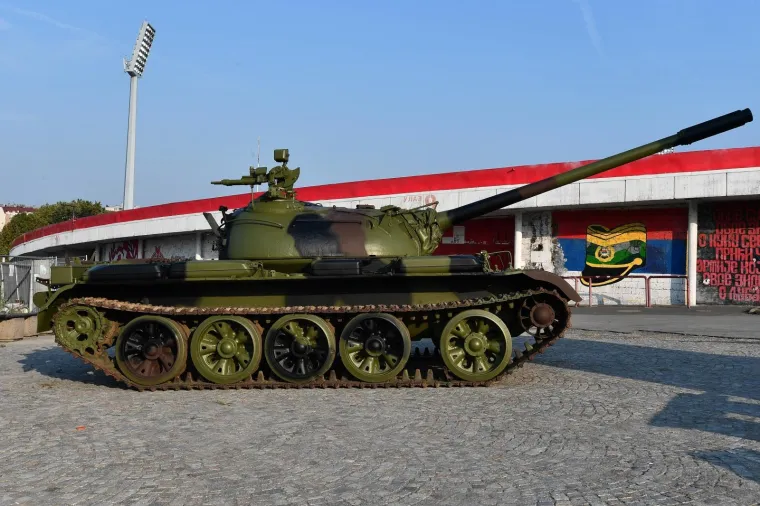 26.08.2019., Beograd, Srbija - Stari JNA tenk T-55 postavljen je danas ispred stadiona Rajko Mitic. Tenk T-55 iz vremena rata s pocetka devedesetih, nije u funkciji i iz njega je sve izvadjeno i zavareno. Photo: Srdjan Ilic/PIXSELL
