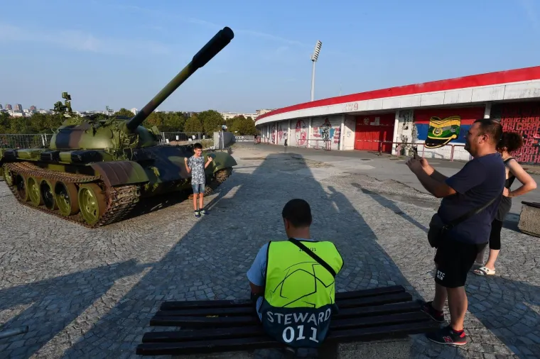 26.08.2019., Beograd, Srbija - Stari JNA tenk T-55 postavljen je danas ispred stadiona Rajko Mitic. Tenk T-55 iz vremena rata s pocetka devedesetih, nije u funkciji i iz njega je sve izvadjeno i zavareno. Photo: Srdjan Ilic/PIXSELL